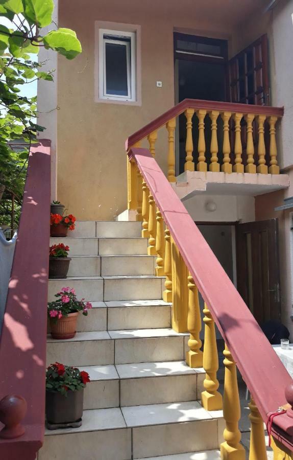 Apartman Tatjana Sutomore Buitenkant foto