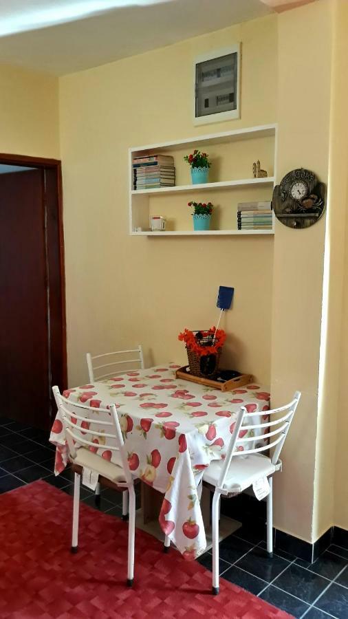 Apartman Tatjana Sutomore Buitenkant foto