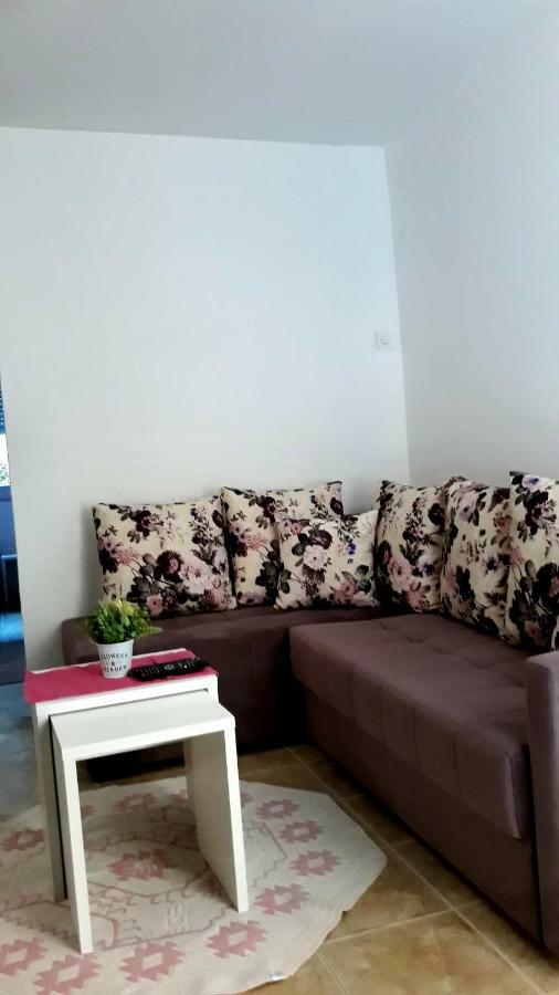 Apartman Tatjana Sutomore Buitenkant foto