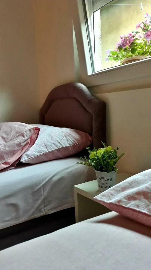 Apartman Tatjana Sutomore Buitenkant foto