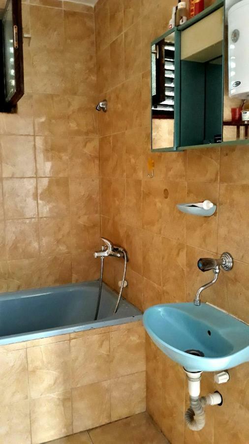 Apartman Tatjana Sutomore Buitenkant foto