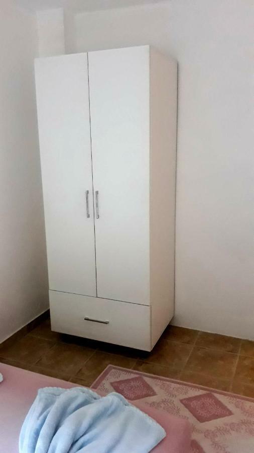 Apartman Tatjana Sutomore Buitenkant foto